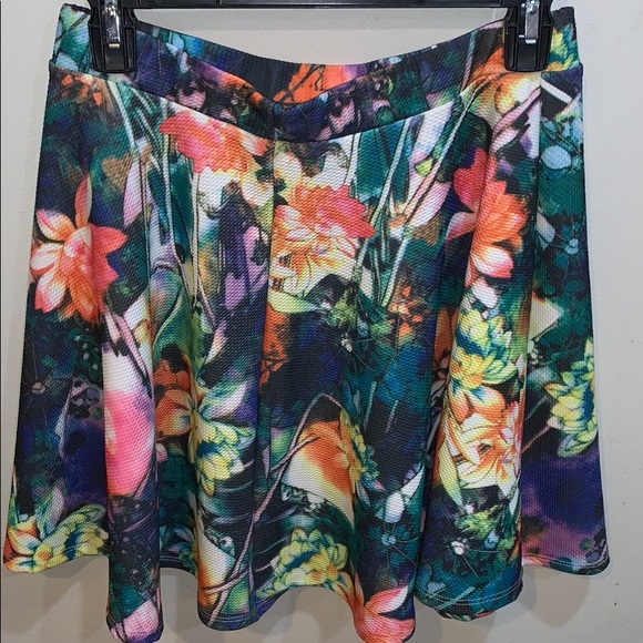 Romeo + Juliet couture colorful mini skirt medium - Picture 3 of 5